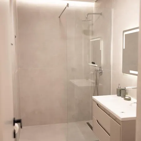 Nuebazaar - Near Center تيرانا