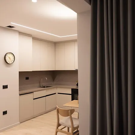 Apartment Nuebazaar - Near Center Tirana