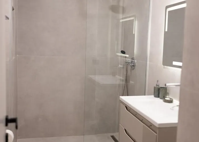 Nuebazaar アパート ティラナ