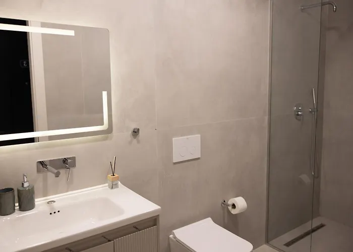 Nuebazaar - Near Center *