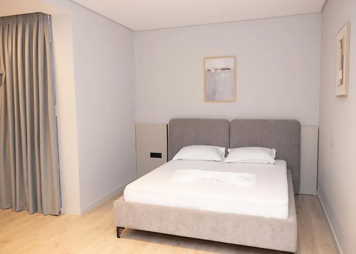 Nuebazaar - Near Center Apartment